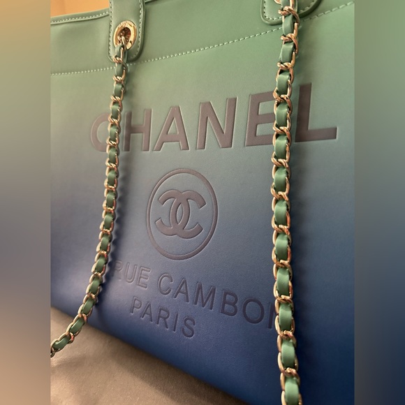 BRAND NEW CHANEL BAG - Picture 2 of 6